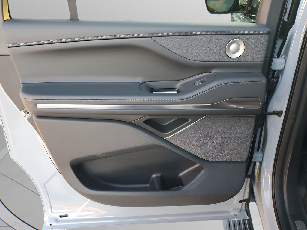 Used Car 2025 Lincoln Navigator L  Reserve For Sale Under $100,000 In Austin, Texas