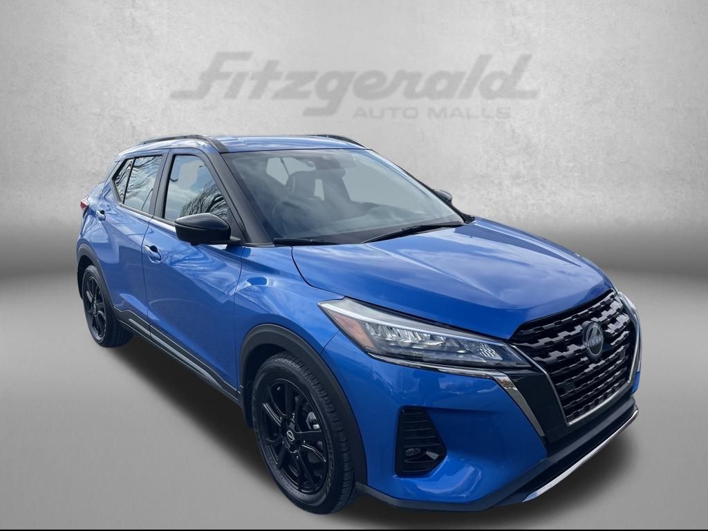 2023 Nissan Kicks SR FWD