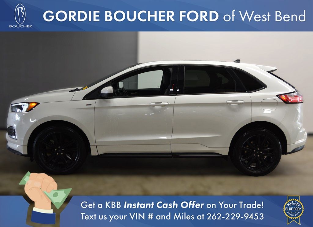 Used 2022 Star White Metallic Tri-Coat Ford ST Line image 2