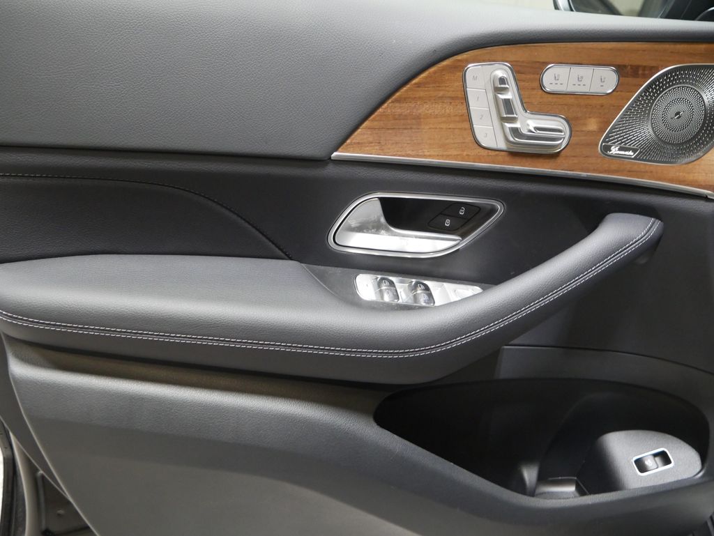 Thumbnail: 2026 Mercedes-Benz GLE - 16