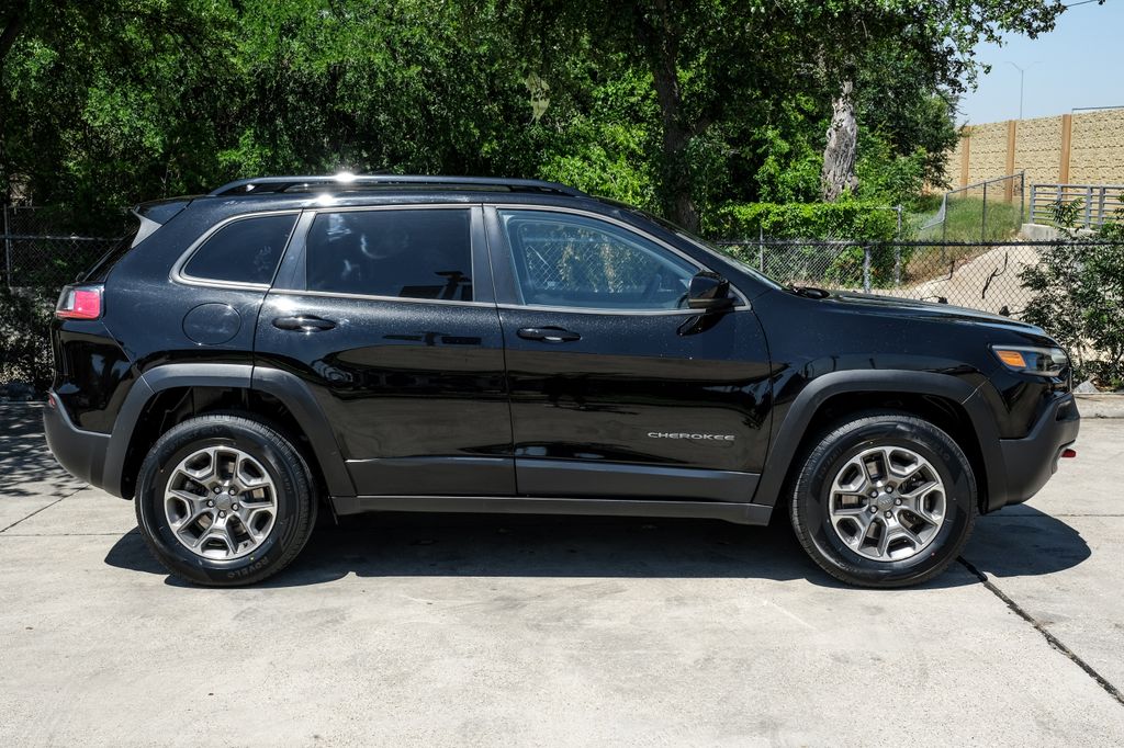 used 2022 Jeep Cherokee car, priced at $25,800