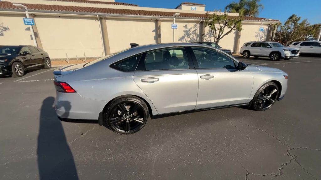 Thumbnail: 2025 Honda Accord - 9