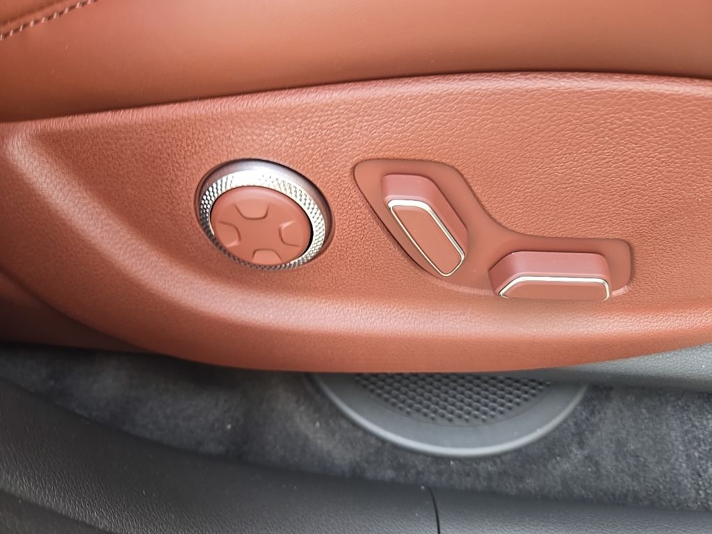 Thumbnail: 2025 Genesis GV80 - 23