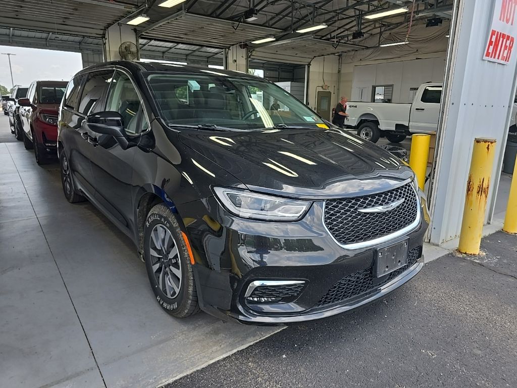 2023 Chrysler Pacifica Hybrid