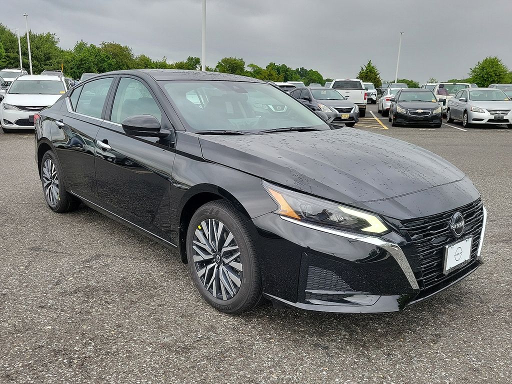 Thumbnail: 2025 Nissan Altima - 2