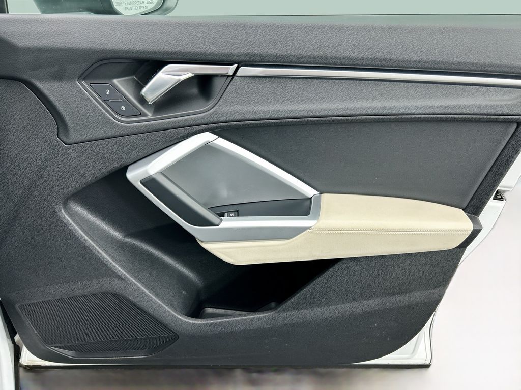 Thumbnail: 2020 Audi Q3 - 25