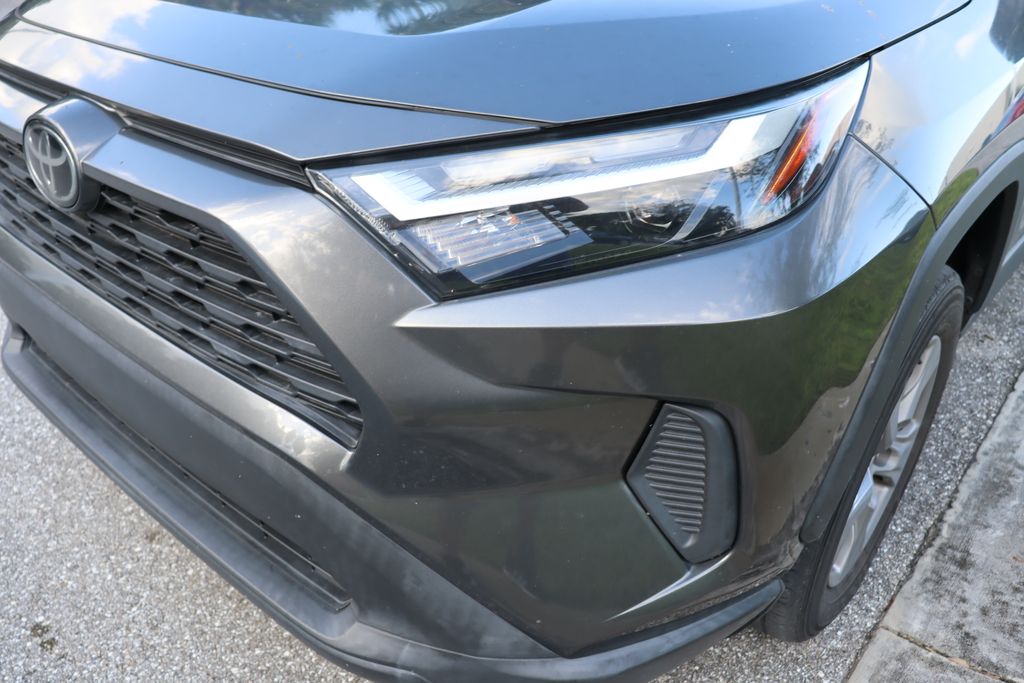 Thumbnail: 2022 Toyota RAV4 - 3