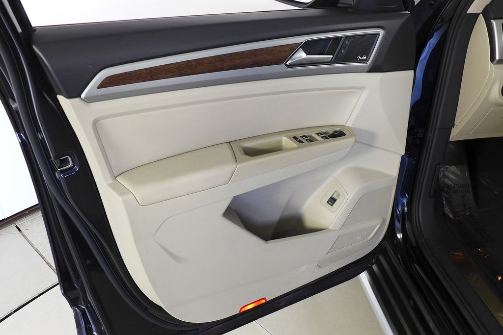 Thumbnail: 2018 Volkswagen Atlas - 11