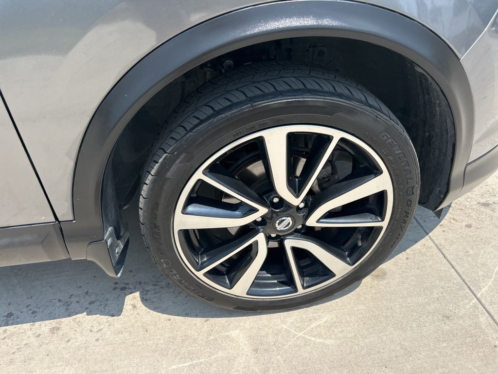 2017 Gun Metallic Nissan Rogue Sport SL FWD SUV