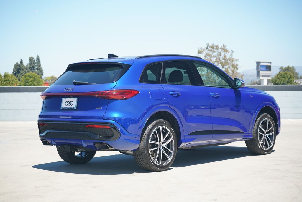 Thumbnail: 2026 Audi Q5 - 4