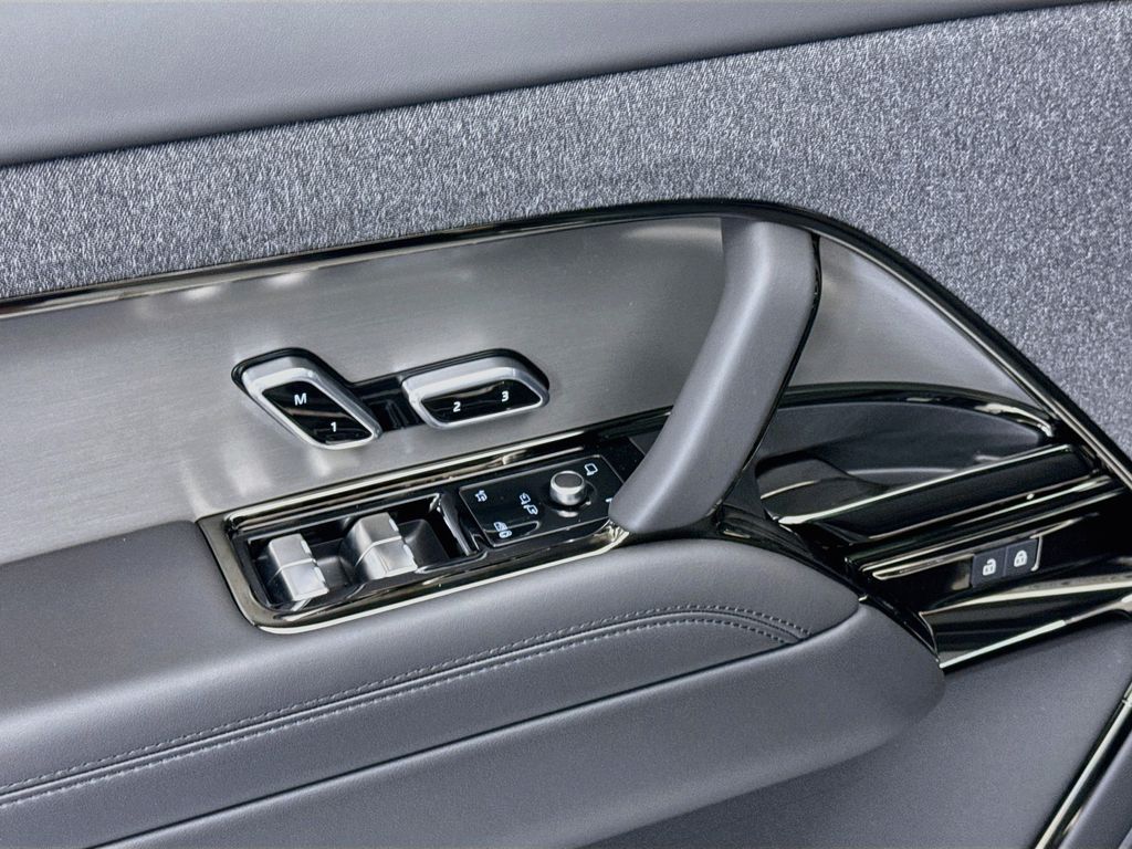 New 2026 Black Land Rover SE image 22