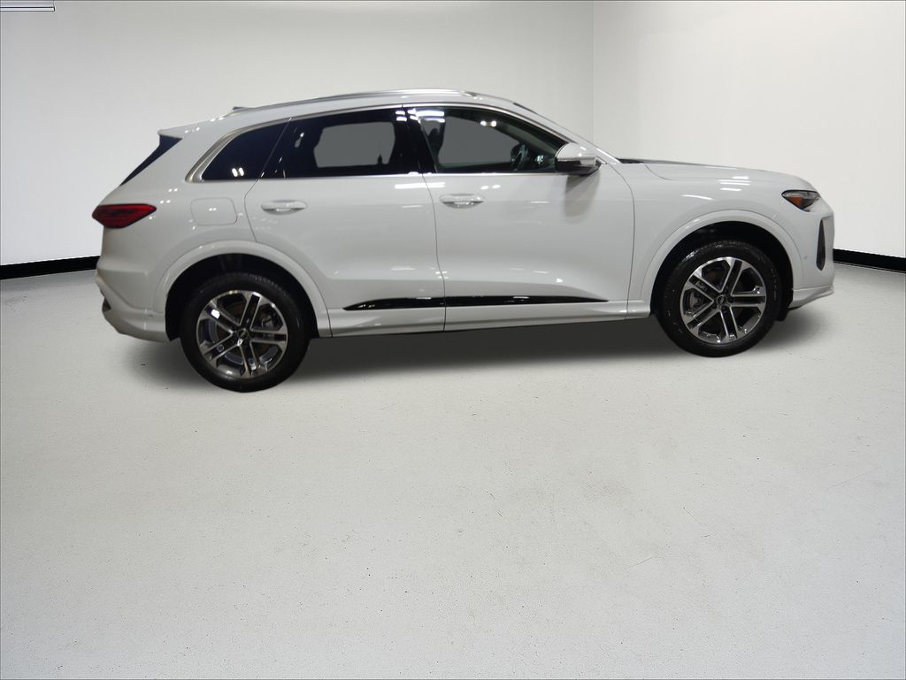 Thumbnail: 2026 Audi Q5 - 6