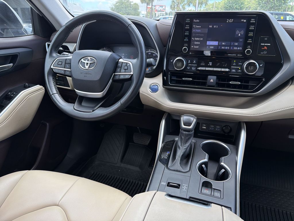 Used 2022 Toyota Highlander Hybrid SUV