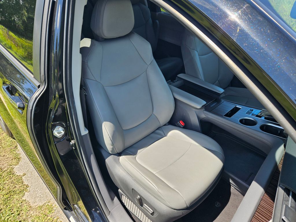 Thumbnail: 2024 Toyota Sienna - 16