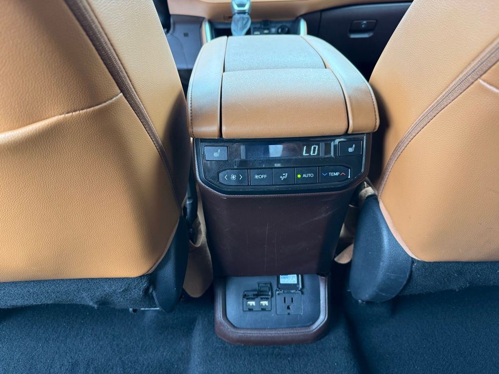 Thumbnail: 2021 Toyota Highlander - 23