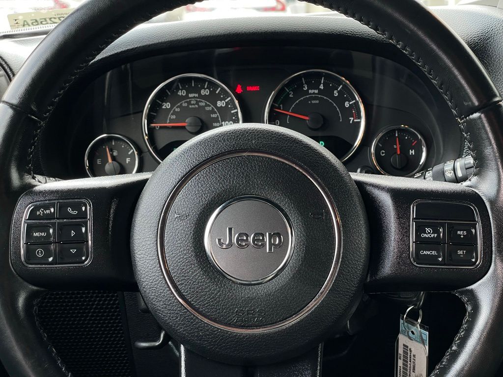 Thumbnail: 2018 Jeep Wrangler - 12