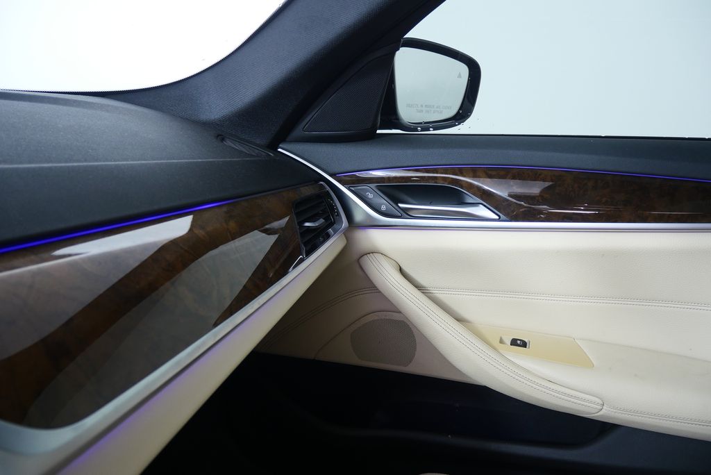 Thumbnail: 2019 BMW 5 Series - 27