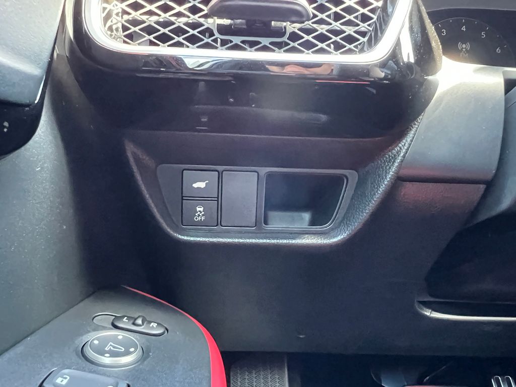 Thumbnail: 2025 Acura ADX - 17