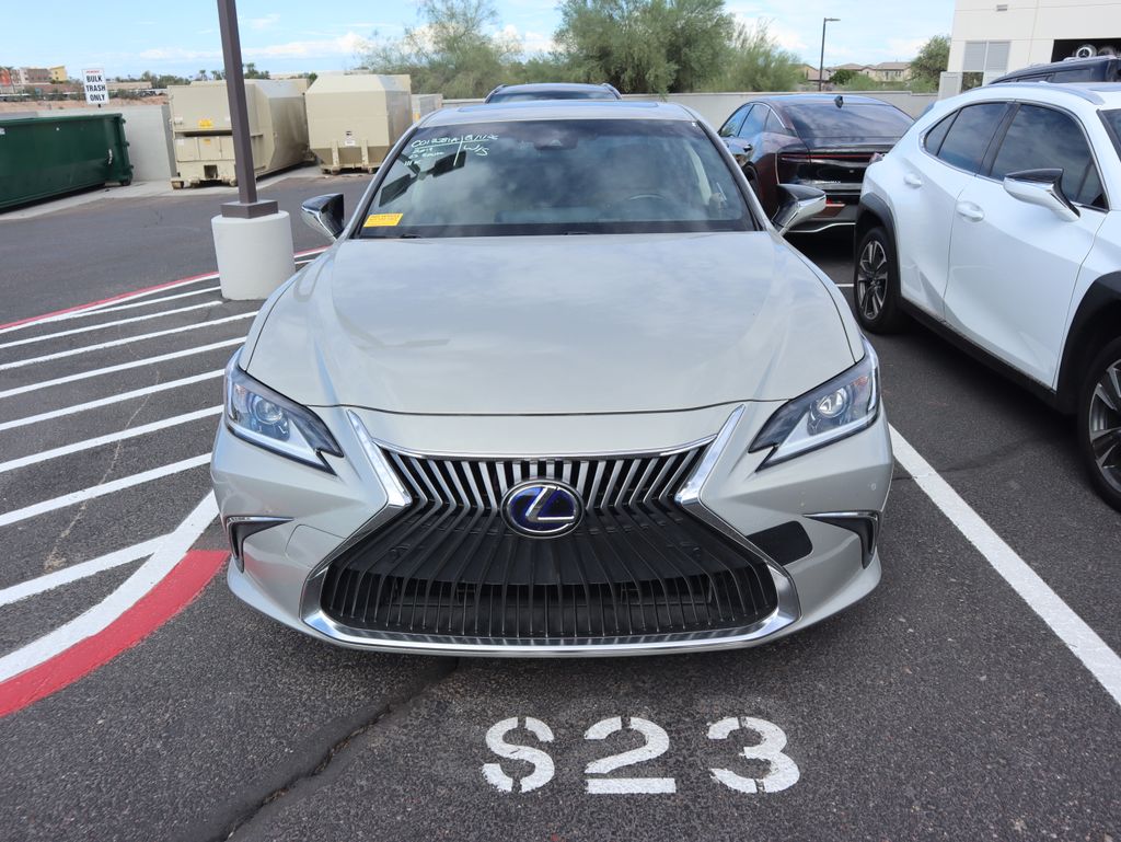 Thumbnail: 2019 Lexus ES - 3