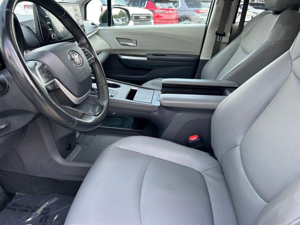Used 2023 Toyota Sienna Van