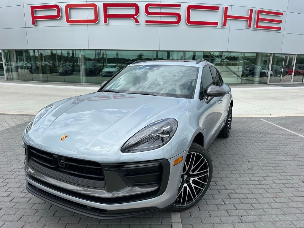Thumbnail: 2025 Porsche Macan - 1