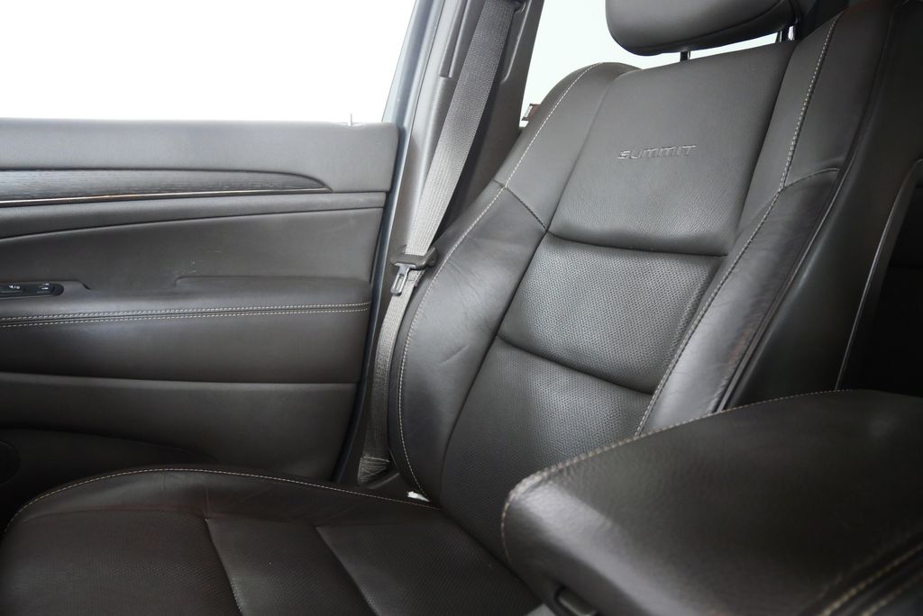 Thumbnail: 2015 Jeep Grand Cherokee - 28