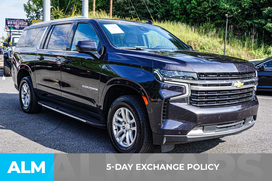 2024 Chevrolet Suburban LT photo 3