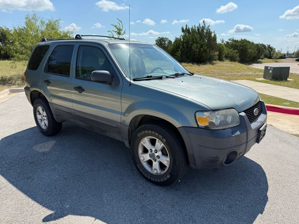 Thumbnail: 2006 Ford Escape - 3
