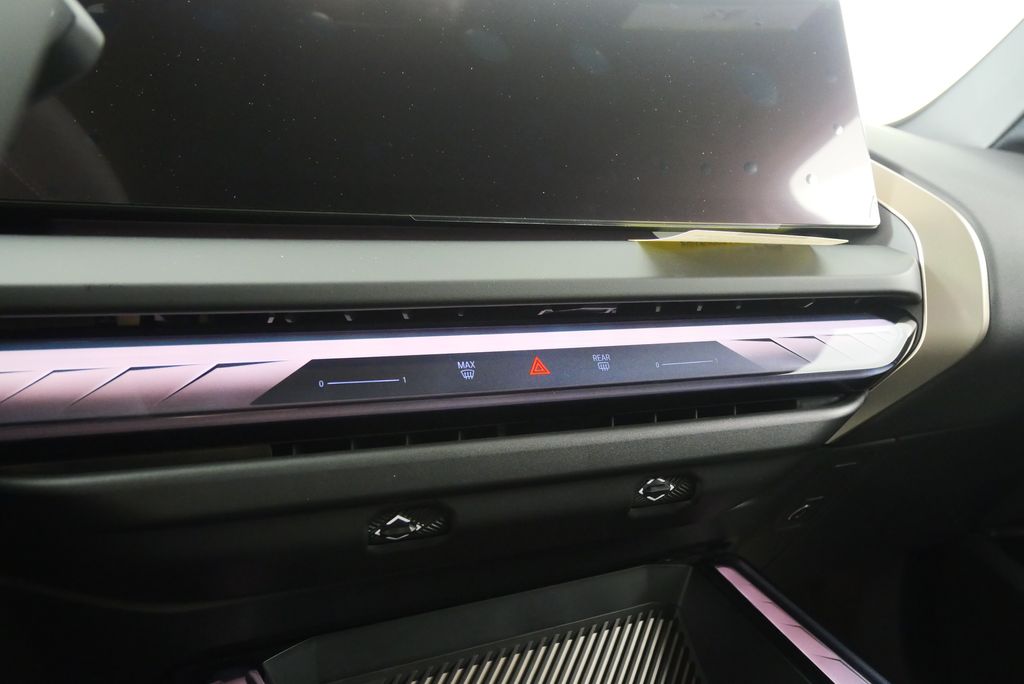 Thumbnail: 2025 BMW X3 - 21