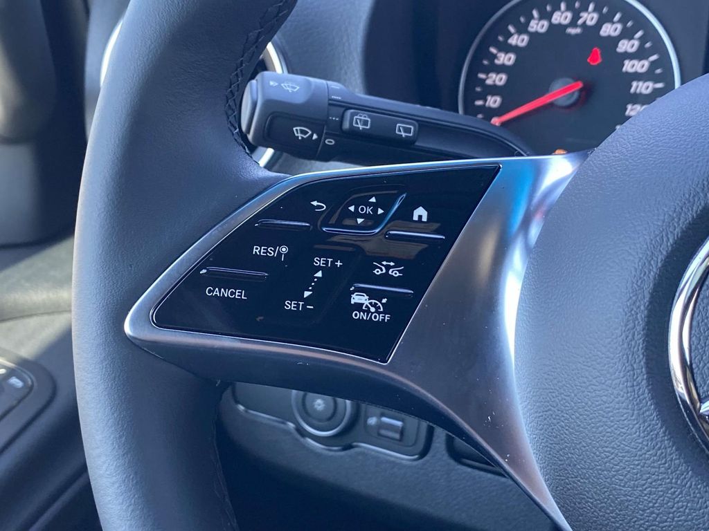 Thumbnail: 2025 Mercedes-Benz Sprinter - 21