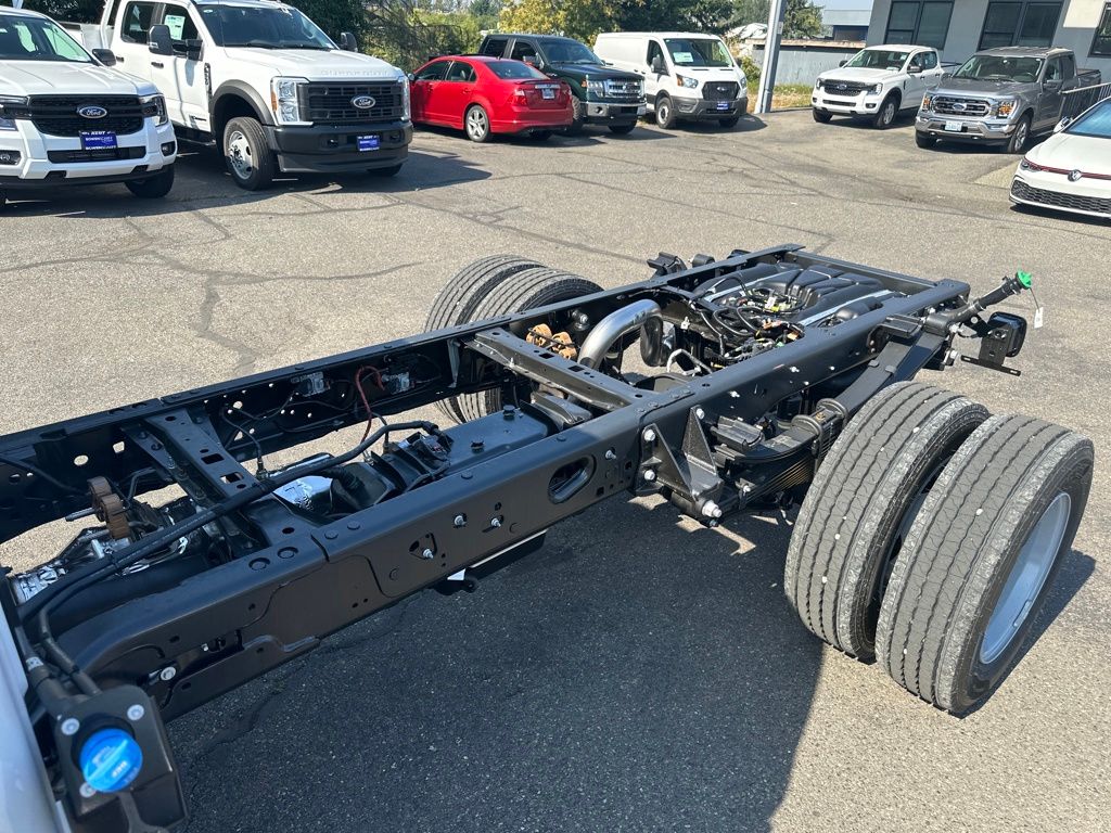 New 2025 Ford Super Duty F-600 Chassis Regular Cab (DRW) 169" Wheelbase XL