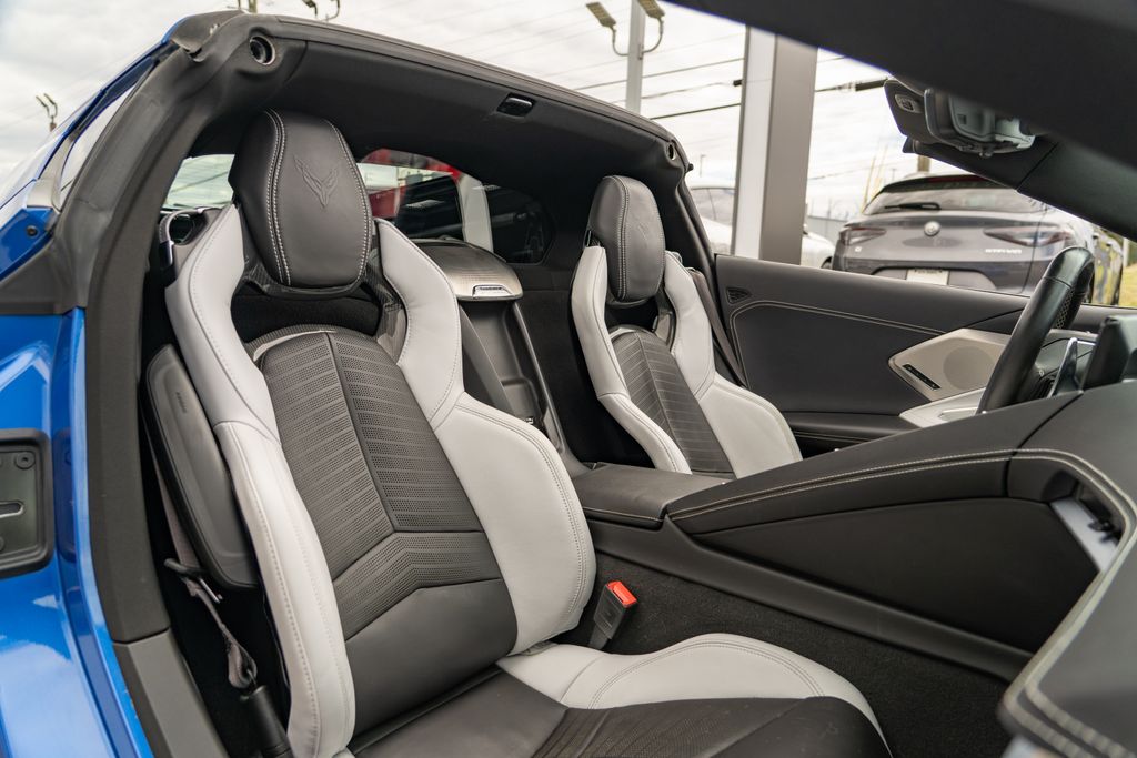 2021 Chevrolet Corvette Stingray photo