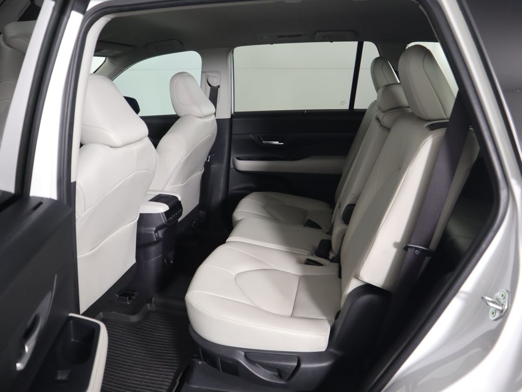 Thumbnail: 2024 Toyota Grand Highlander - 21