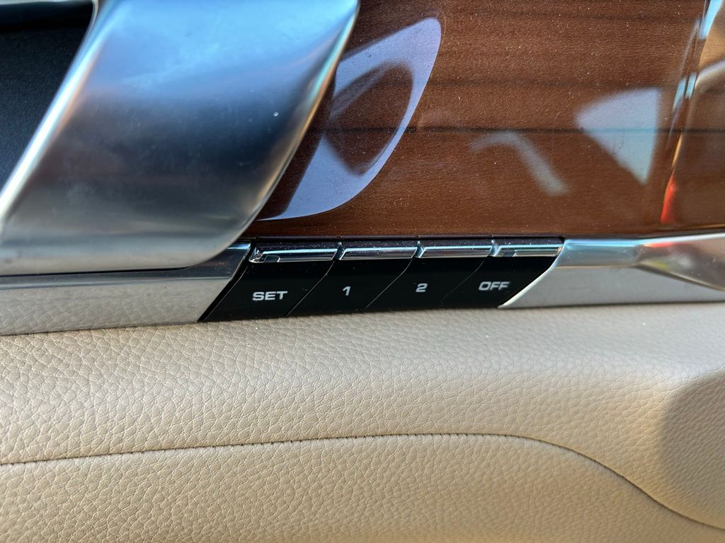 Thumbnail: 2012 Porsche Panamera - 17