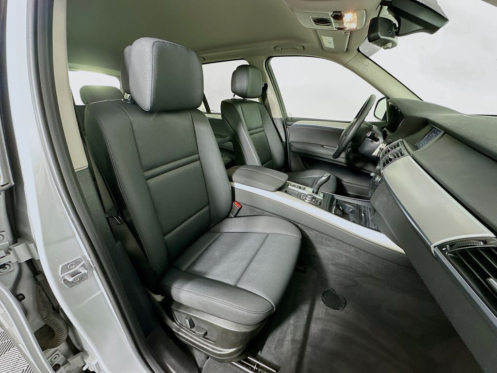 Thumbnail: 2013 BMW X5 - 26