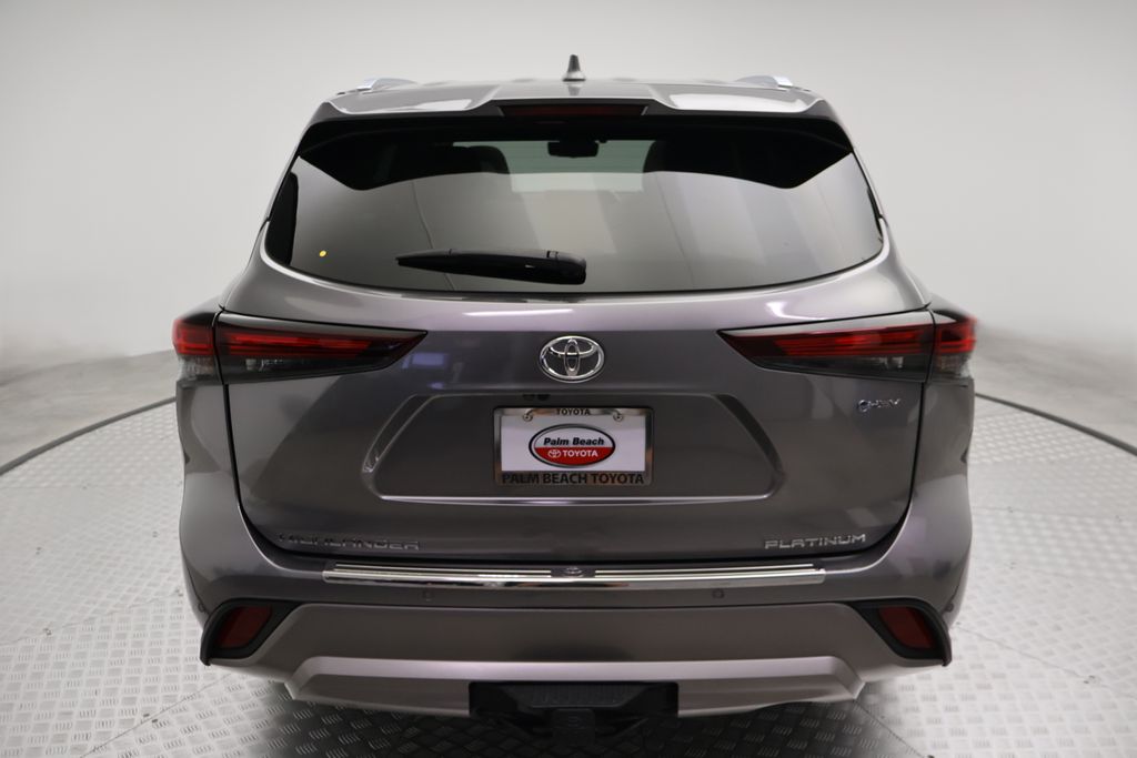 Thumbnail: 2025 Toyota Highlander - 10