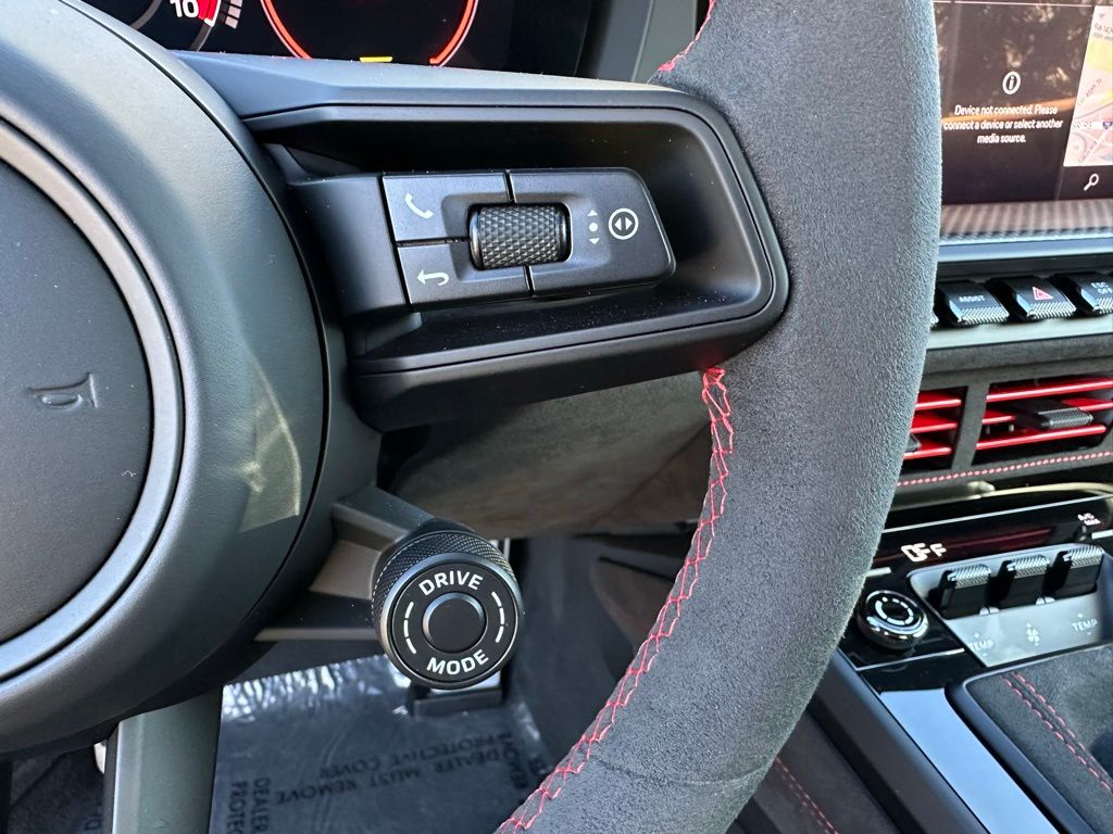 Thumbnail: 2026 Porsche 911 - 17