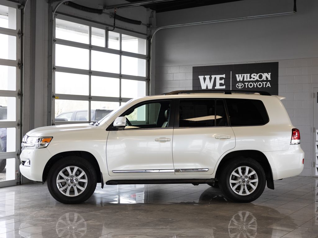 White (Blizzard Pearl) 2016 Toyota Land Cruiser AWD SUV / Crossover All-Wheel Drive 8-Speed Automatic