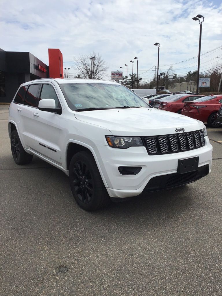Bright White Clearcoat 2022 Jeep Grand Cherokee WK Laredo X 4WD SUV / Crossover Four-Wheel Drive 8-Speed Automatic