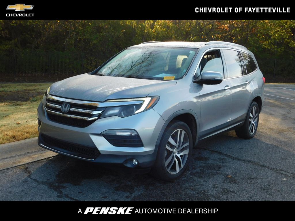 2018 Honda Pilot Touring -
                Fayetteville, AR