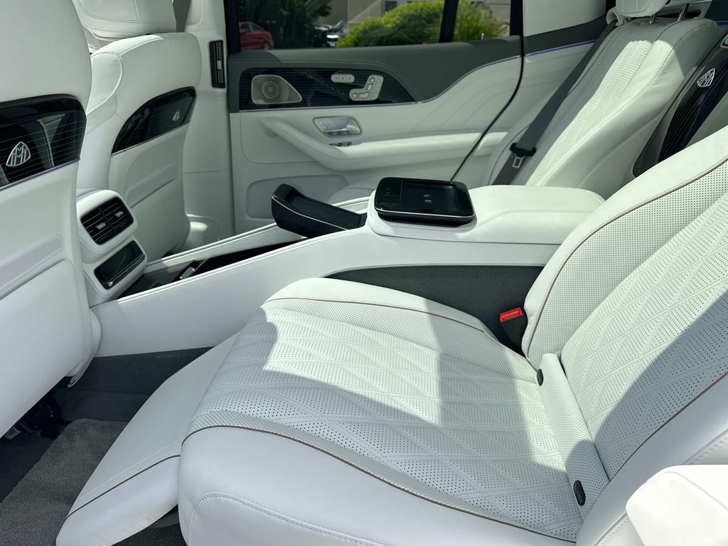 Thumbnail: 2025 Mercedes-Benz GLS - 20