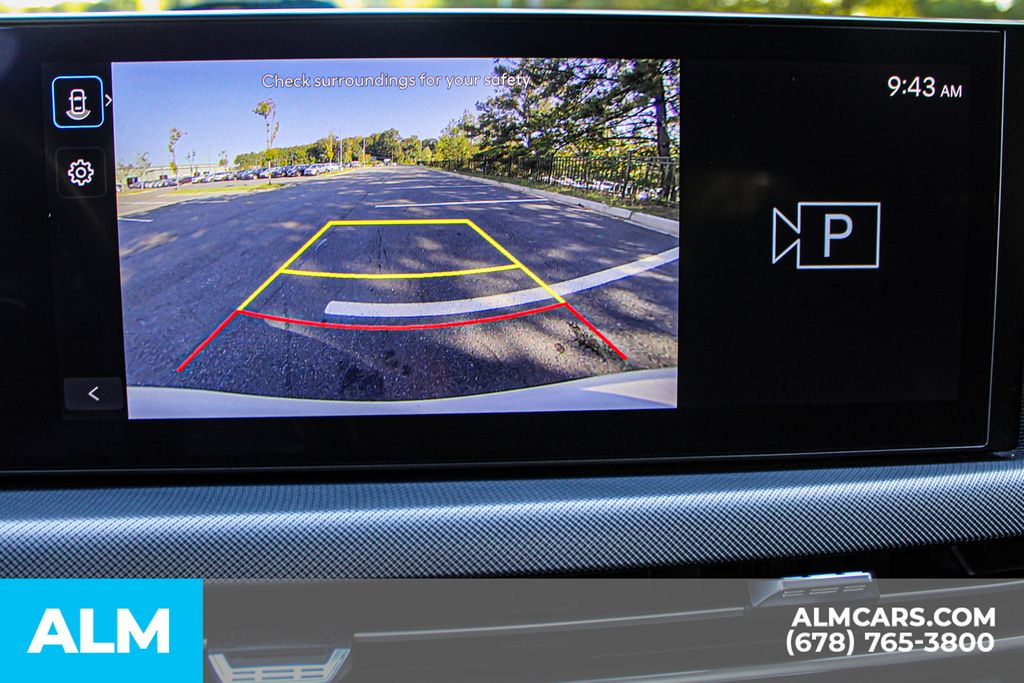Used 2025 White Hyundai SEL image 31