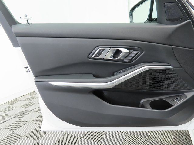 Thumbnail: 2023 BMW 3 Series - 24