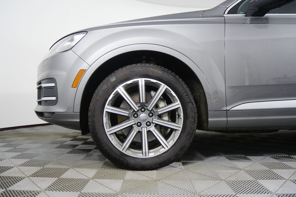 Thumbnail: 2017 Audi Q7 - 7