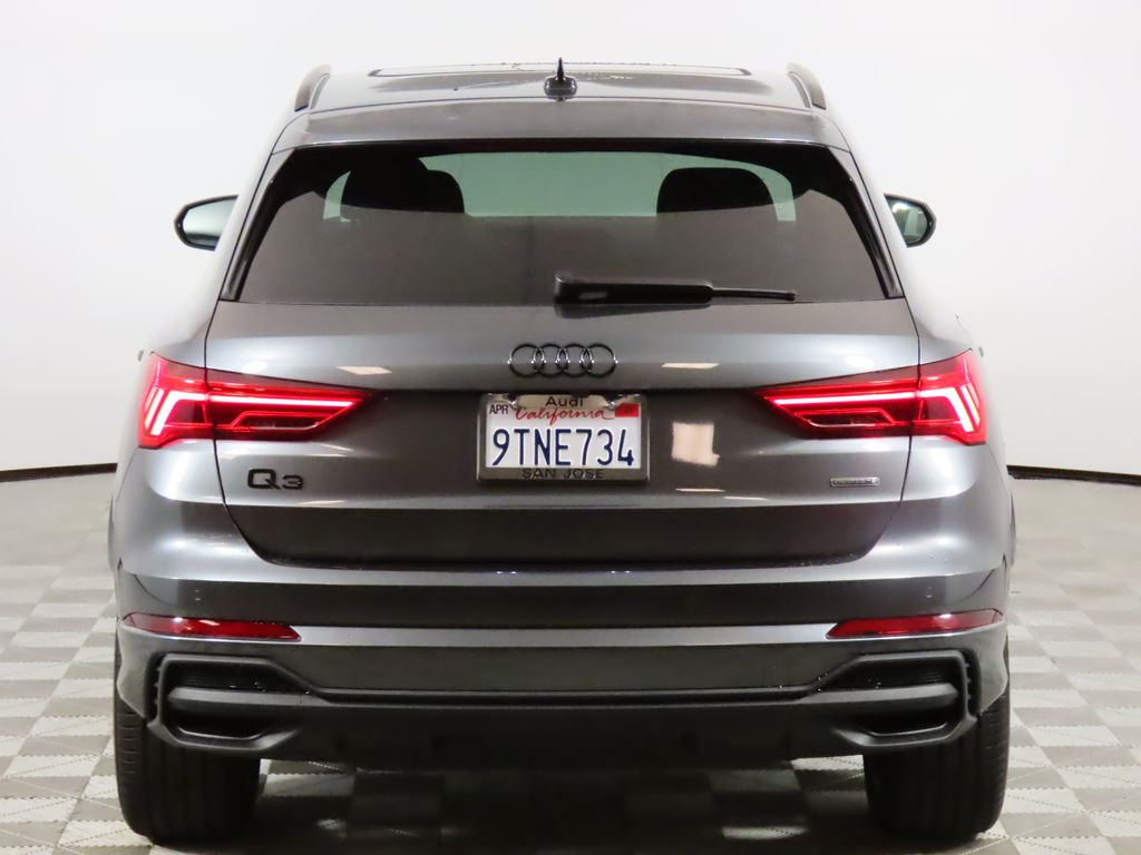 Thumbnail: 2025 Audi Q3 - 4