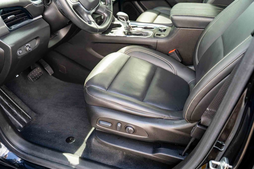 Used Car 2023 Chevrolet Traverse  Lt Leather For Sale Under $30,000 In Austin, Texas