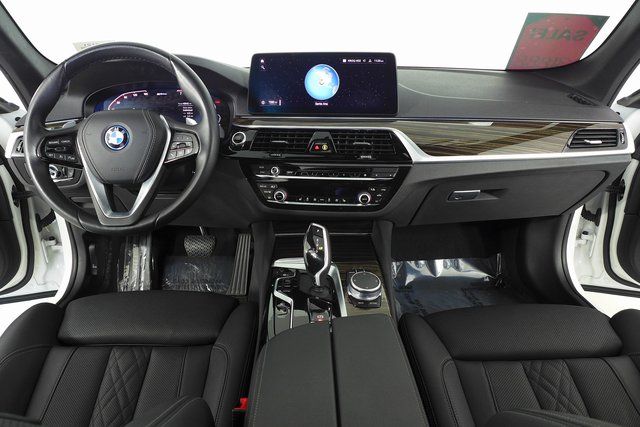 2022 BMW 5 Series 530e iPerformance 24