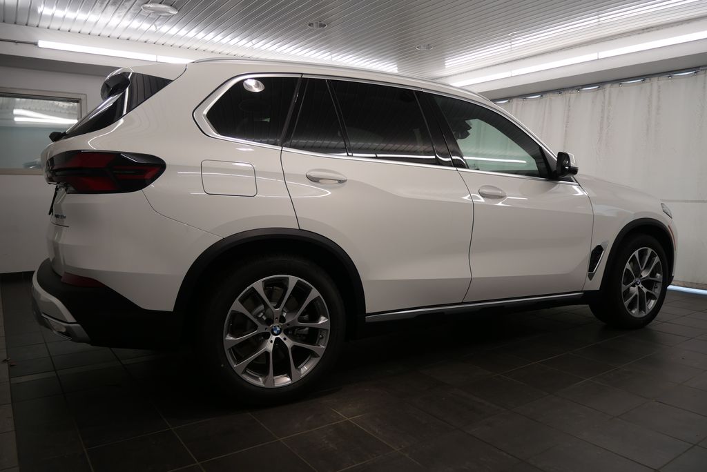 2025 BMW X5 xDrive50e 7