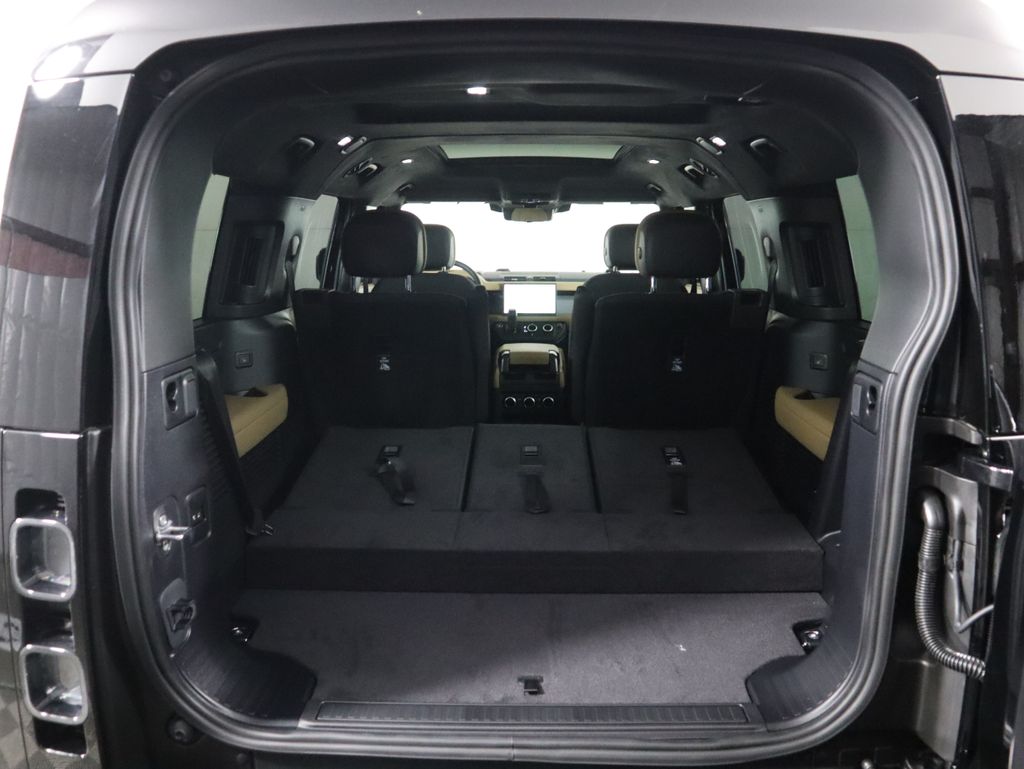 Thumbnail: 2025 Land Rover Defender - 30