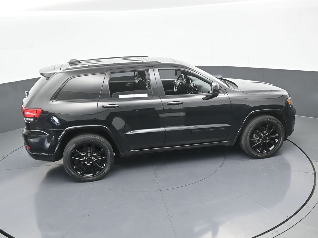 Used 2020 Diamond Black Crystal Pearlcoat Jeep Altitude image 53